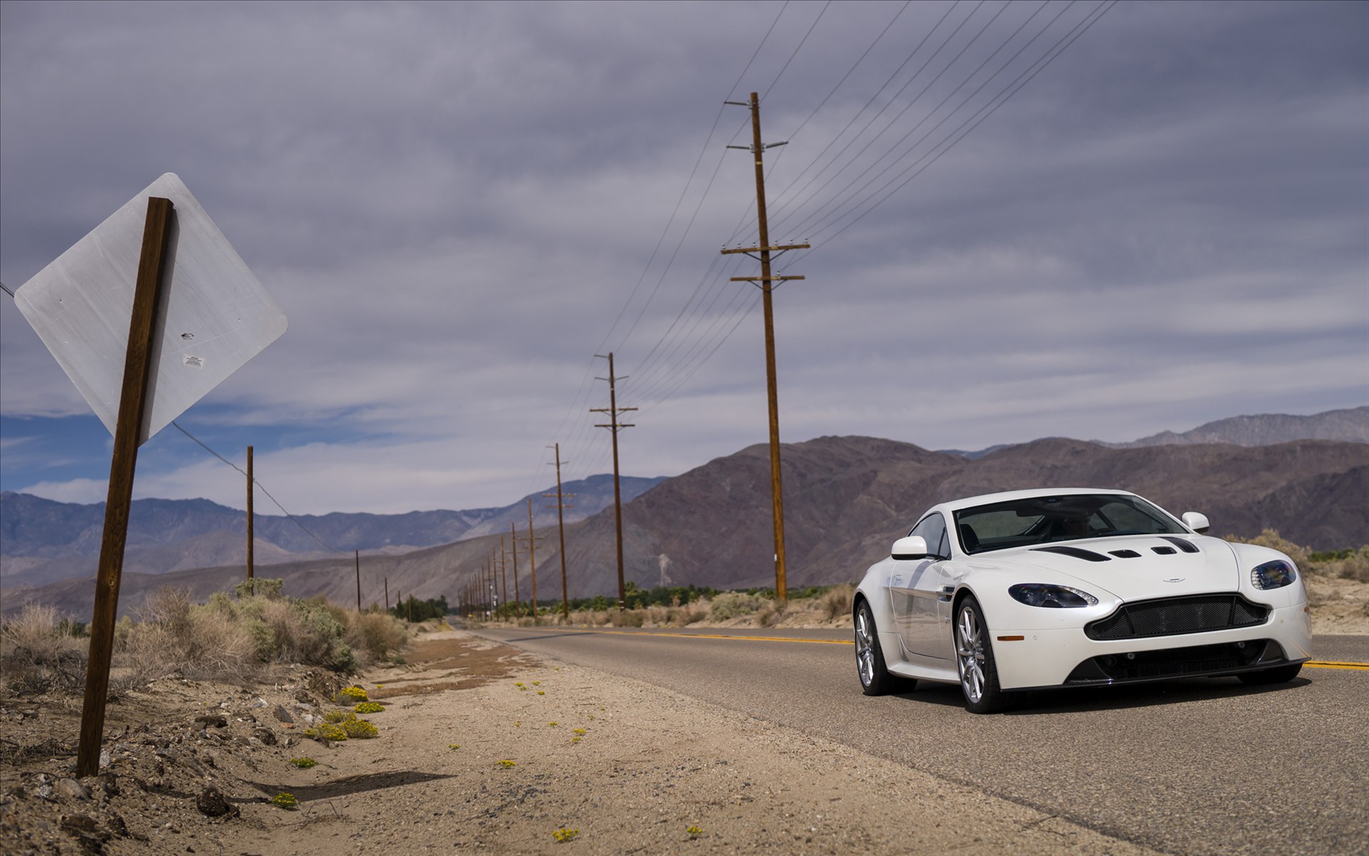 Aston Martin V12 Vantage S 2014